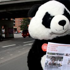 WWF deler ud ved Nørrebro station