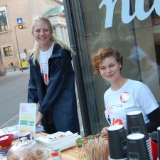 Cafe Nutid serverede kaffe og Verdens Bedste Nyheder